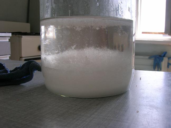 Ацетат бария хлорид аммония. Сульфат свинца 2. Белый осадок. Белый кристаллический осадок. Осадок в воде.